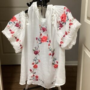 Umgee White and Pink Lace Blouse